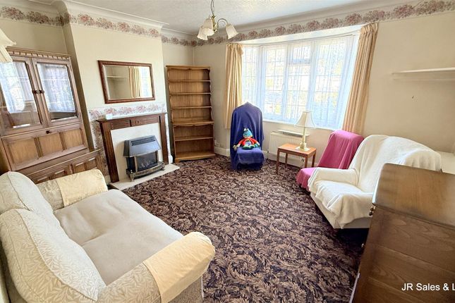 50, King James Avenue, Potters Bar photo 2