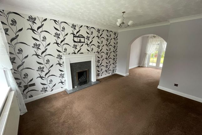 55, Britannia Drive, Burton-On-Trent photo 2