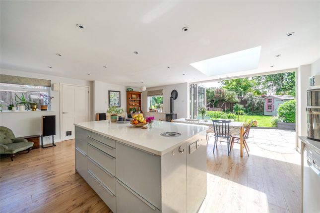 31, Wentworth Close, Surrey photo 2