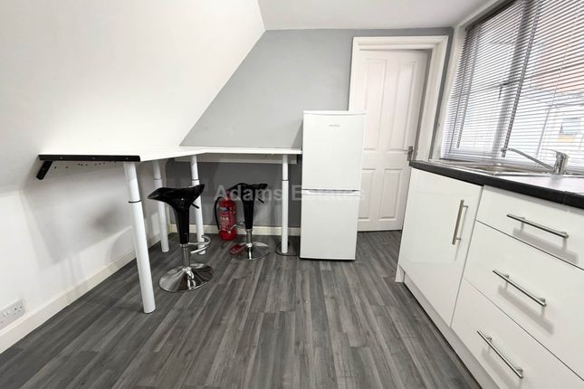 Flat, London Road, Reading photo 3