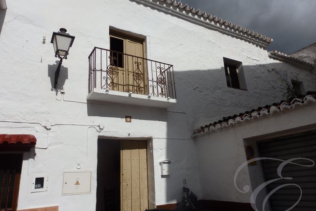 Thumbnail Town house for sale in Benamocarra, Axarquia, Andalusia, Spain