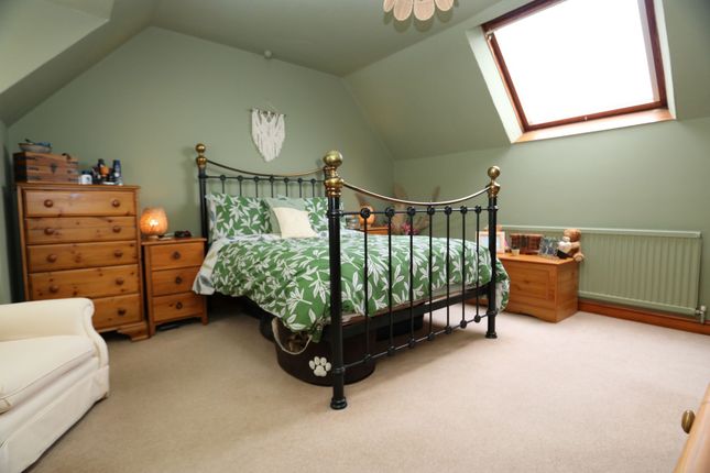 64 Adenfield Way, Barry photo 3