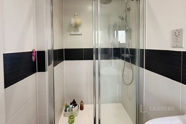 Flat 3, Eclipse House, 26, West Hill, Surrey photo 4