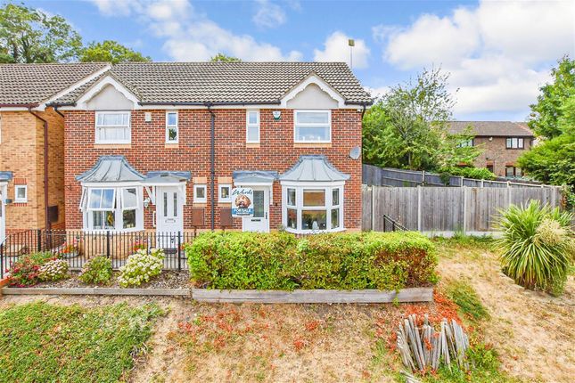 12, Pine Place, Maidstone photo 3