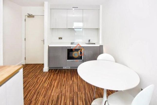 Apartment 1013 Westpoint, 501 Chester Road, Manchester photo 2