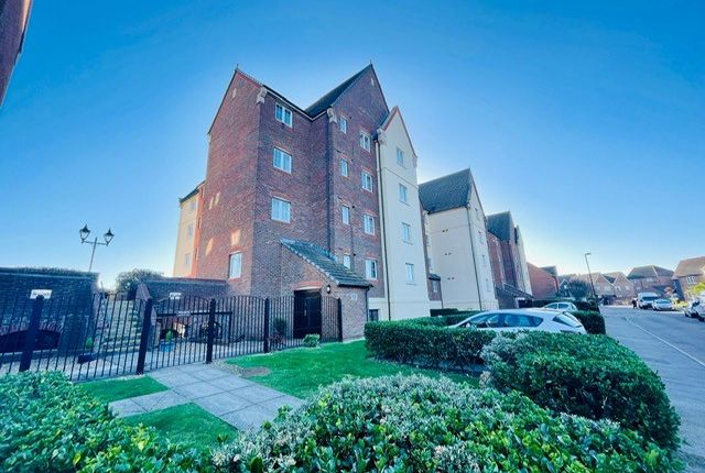 Flat for sale in Madeira Way, Eastbourne