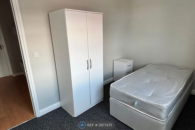 Flat, Mallaby Court Mallaby Street, Birkenhead photo 3