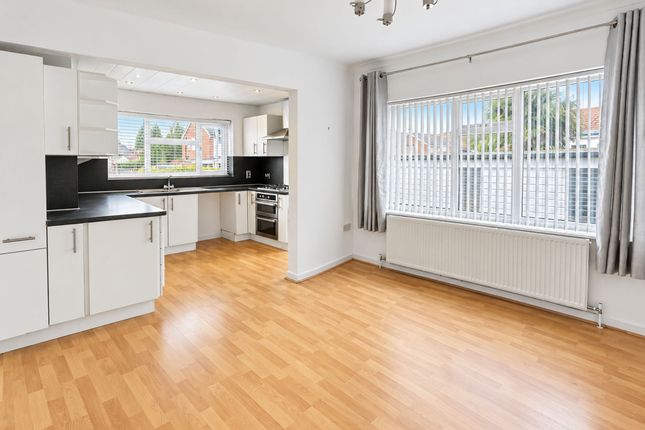 25 Rhodes Drive, Bury photo 3