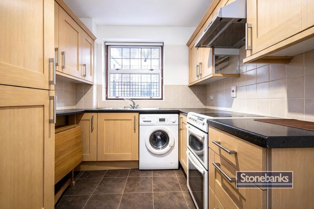 Parkgate Road, London photo 5