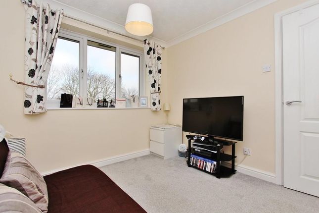 Semi-detached house to rent in Cleeve, Glascote, Tamworth