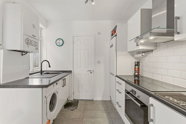 58a, Demesne Road, Wallington photo 2