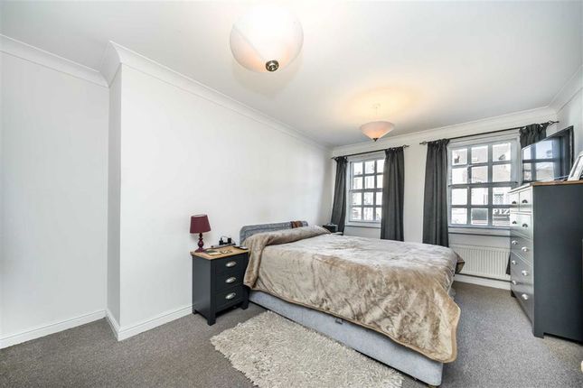 Flat 4, Wren House, 2B, High Street, Kingston Upon Thames photo 4