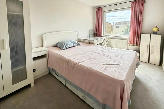 6, Denewell Avenue, Manchester photo 4