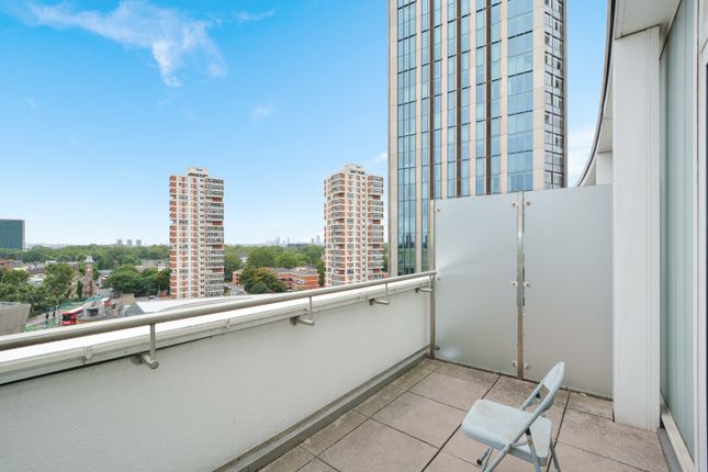 Thumbnail Flat to rent in Montreal House, Maple Quays