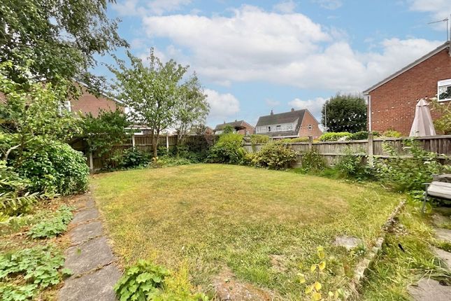 19 Trent Close, Stoke-On-Trent photo 4