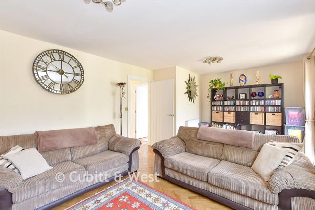 29, Charters Gate Way, Haywards Heath photo 4