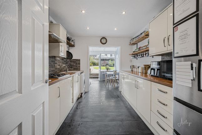272, Heol Dulais, Swansea photo 3
