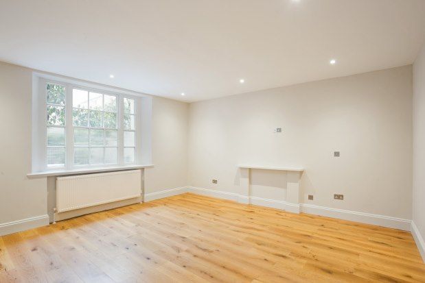 Flat to rent in Eaton Place, London