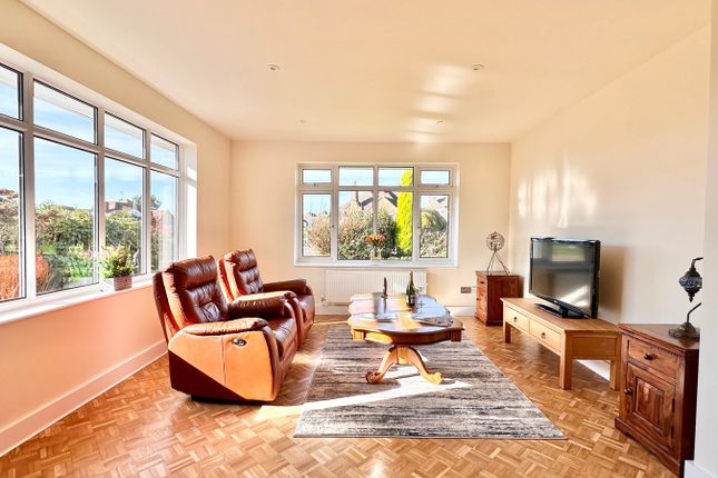 31, Collington Grove, Bexhill-on-Sea photo 2