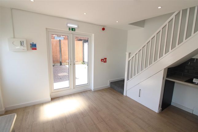 Room 191, The Coach House , Nottingham Road, Nottingham photo 2