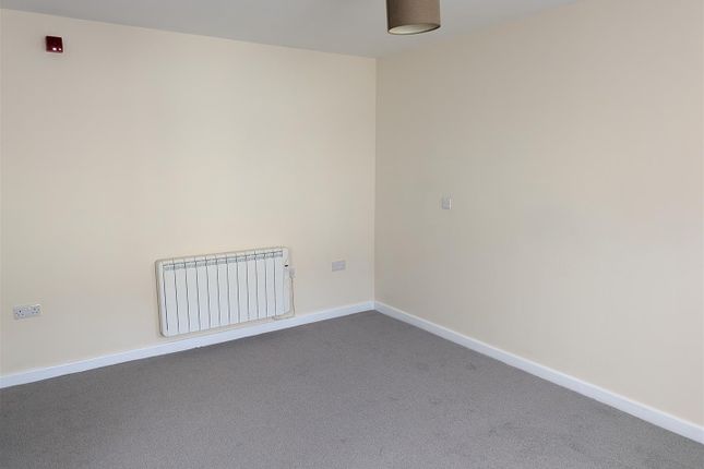 LL Ref 23G, Flat 7 Aicon House, 2 Laws Street, Pembroke Dock photo 2