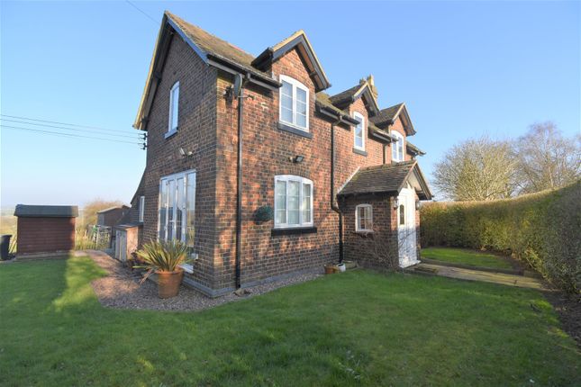 Farmhouse to rent in Bells Hollow, Newcastle-Under-Lyme ST5