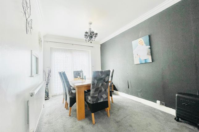 121, Hedgemans Road, Dagenham photo 3