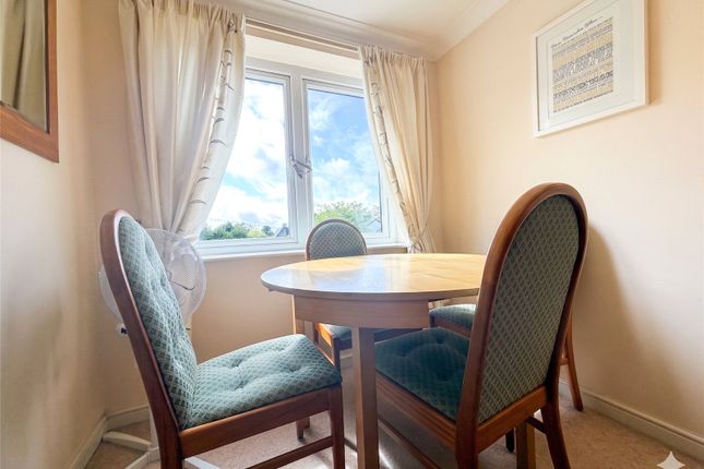 Flat 28,, Reeves Court, Camberley photo 4