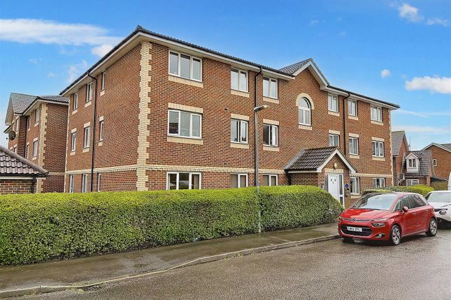 Thumbnail Flat for sale in Broad Oak Close, Eastbourne