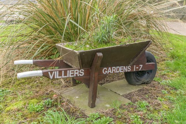 1 Villiers Gardens, Belford photo 2