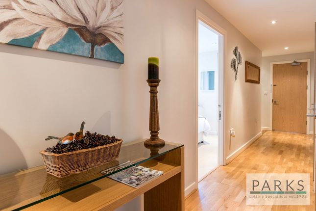 Flat to rent in West Street, Brighton, East Sussex