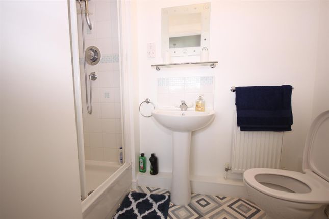 6, Kingswood Court, Fareham photo 4