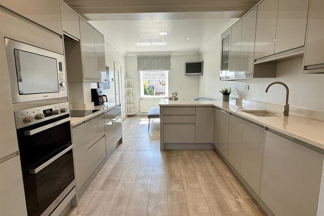 7, Greenfield Terrace, Llanelli photo 2