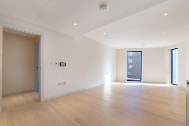 Thumbnail Flat to rent in Ebury Place, 1B Sutherthland Street