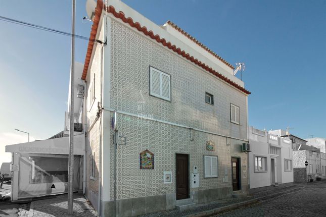 Villa for sale in 8800 Santa Luzia, Portugal