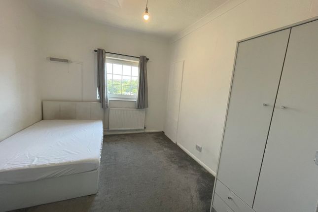 13, Croyde Avenue, Corby photo 2