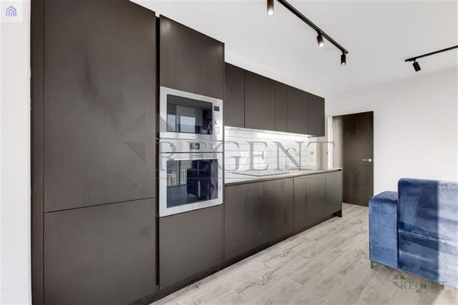 8, Flat 3306, Portal Way, London photo 3