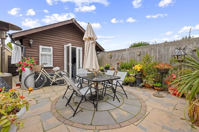 13, Orchard Avenue, Chichester photo 3