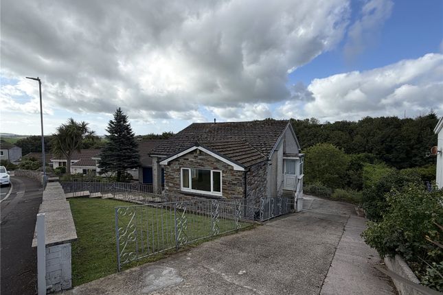 15, Maddever Crescent, Cornwall photo 2