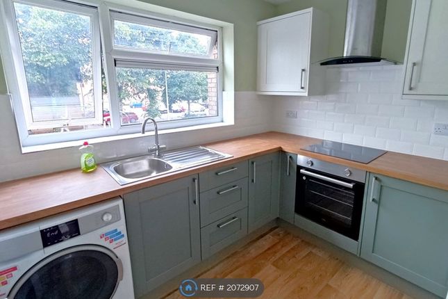 Thumbnail Flat to rent in South Morgan Pl (Wellington St), Cardiff