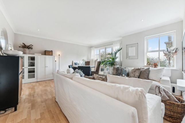 Thumbnail Flat for sale in Belvedere Place, London