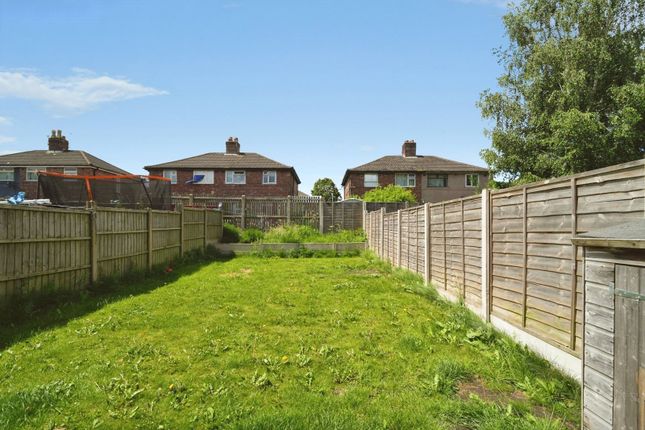 32, Lostock Avenue, Cheshire photo 2