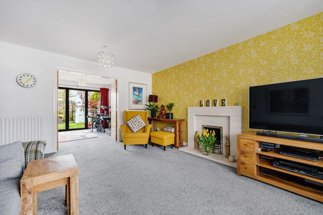 7, Petersfield Gardens, Warrington photo 4