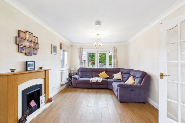 8, Sandmartin Crescent, Stanway photo 2