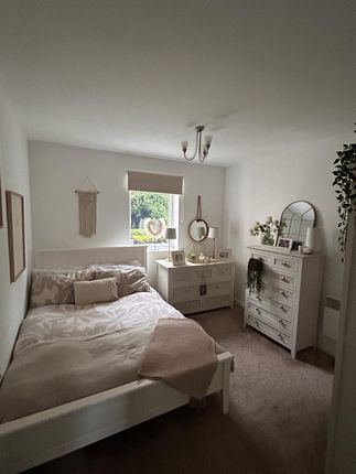 Flat for sale in Deans Gate, Willenhall