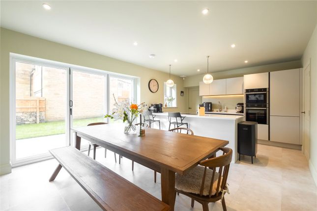 3, Royd Edge Road, Holmfirth photo 3