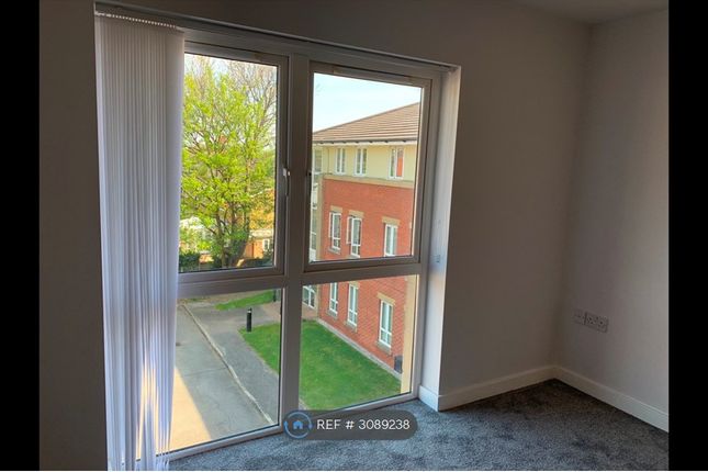 Mayfair Court, Prenton photo 3