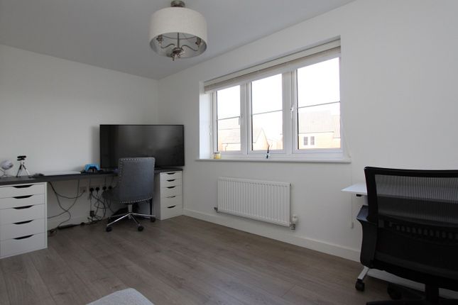 End terrace house for sale in Chamberlayne Crescent, Berkeley