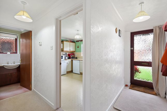 2, Orchard Close, Colchester photo 2