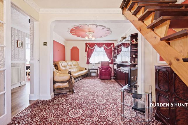 10 Nutcombe Crescent, Rochford photo 4